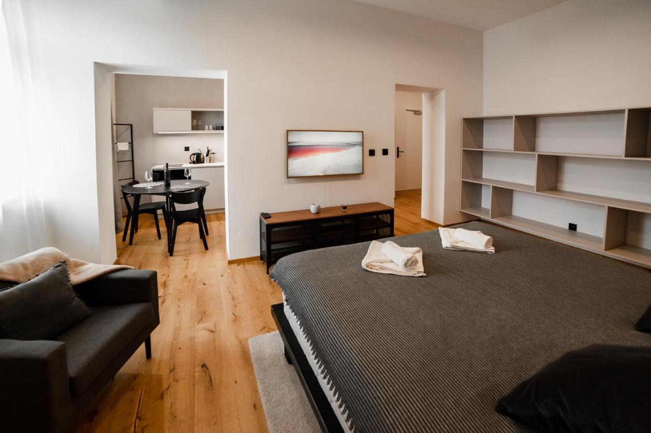 Piano Apartments - Licity Žilina Buitenkant foto